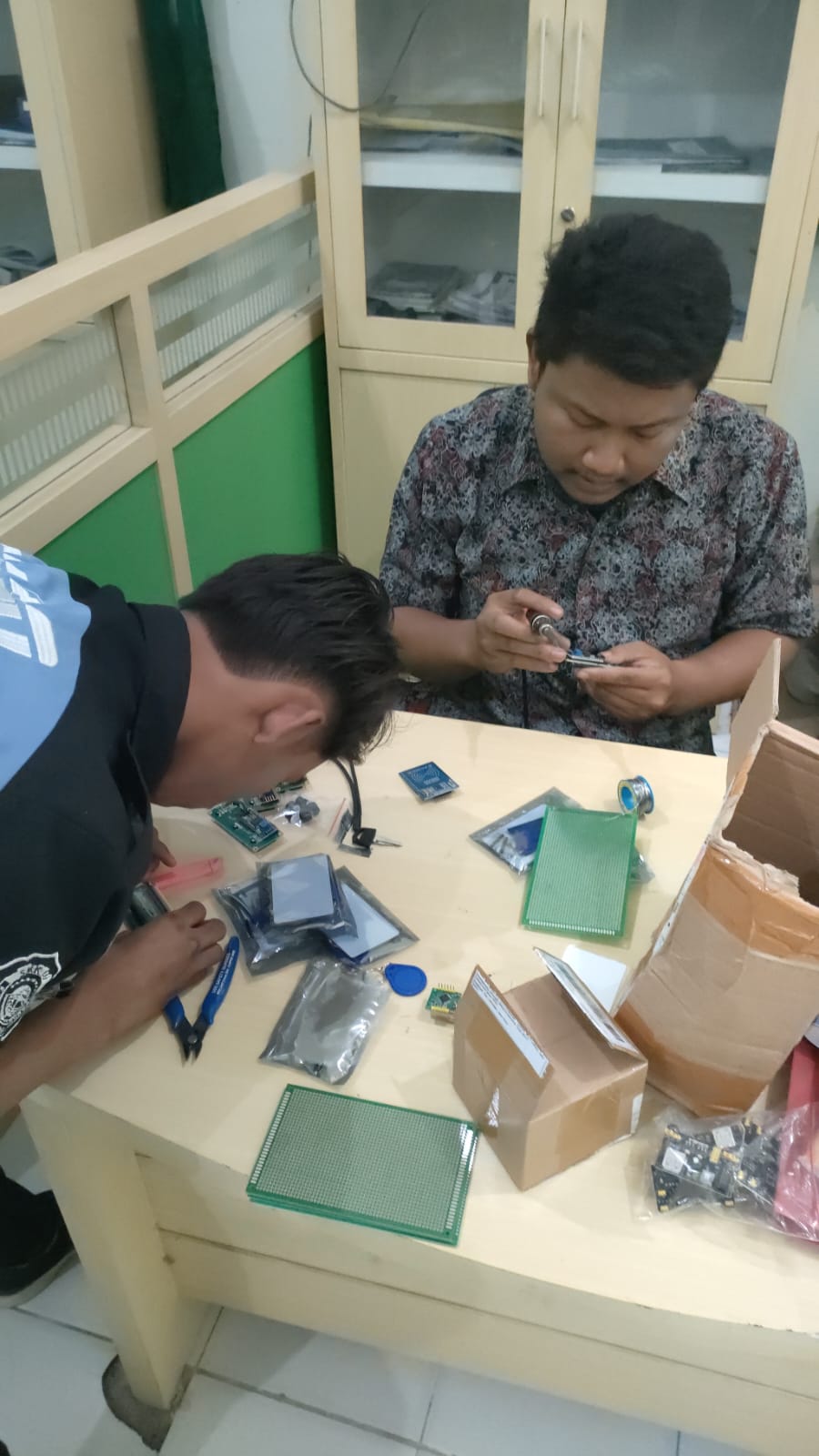 Pengembangan Prototipe Awal