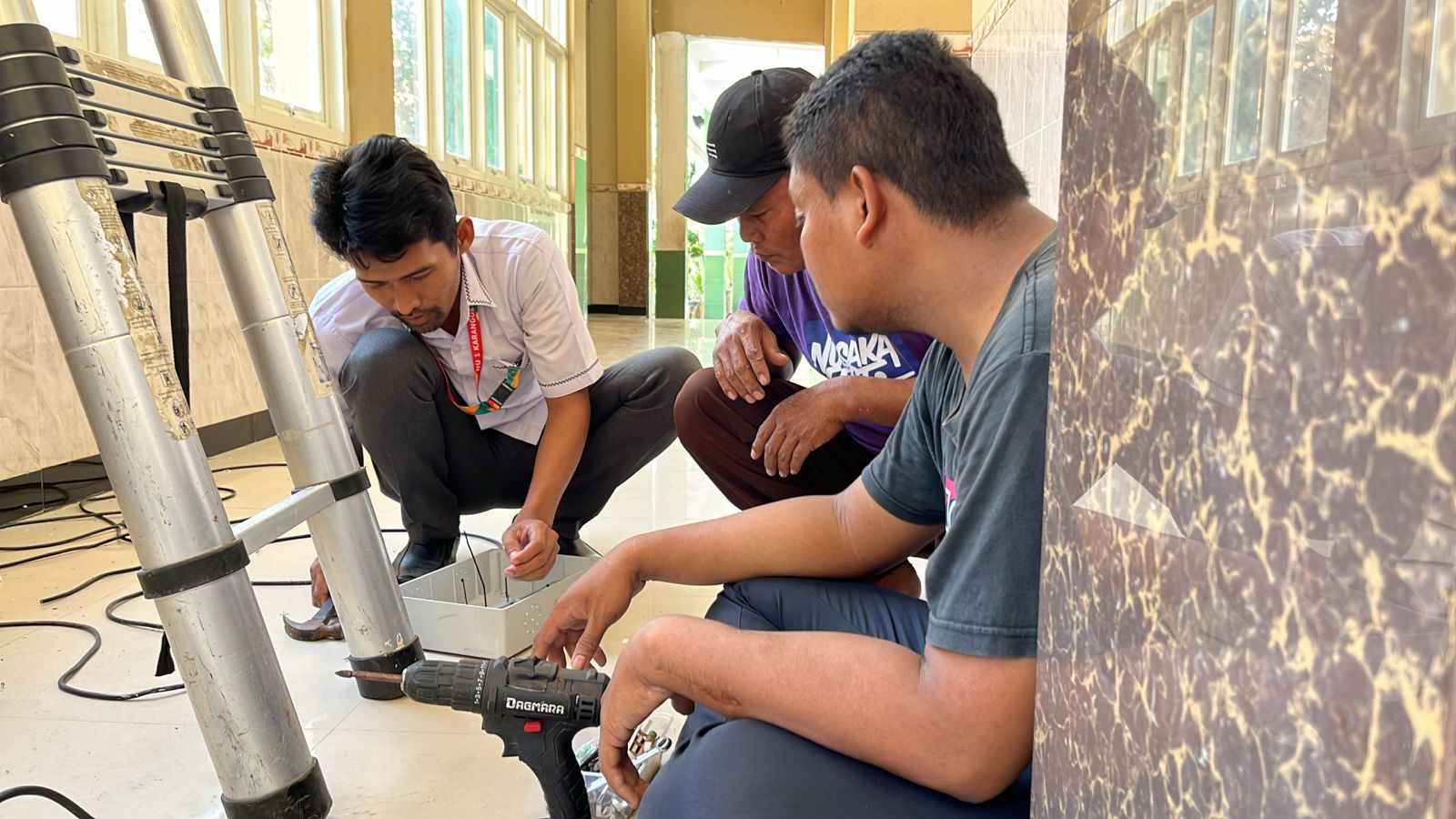 Pemasangan Hub POE