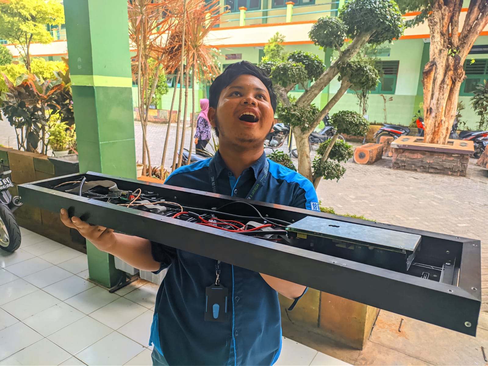 Pemasangan Running Text